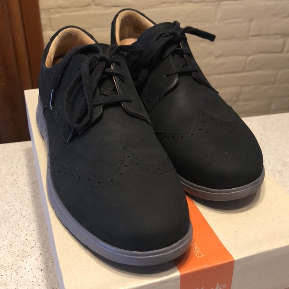 clarks un hinton oxford flat
